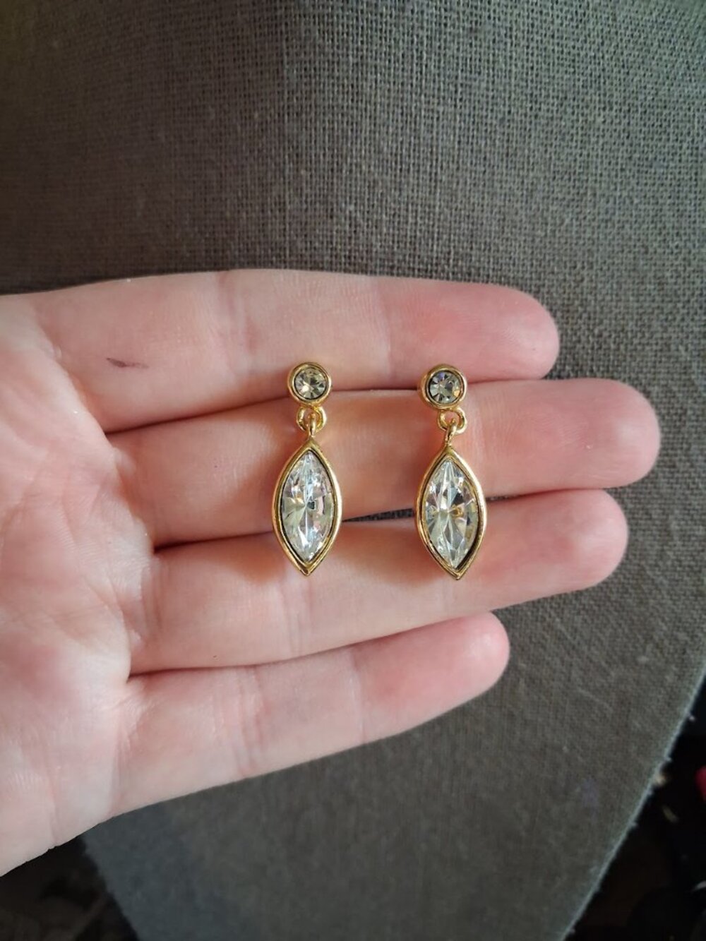 Sparkly dangle earrings